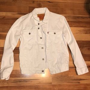 Levi’s trucker jean jacket